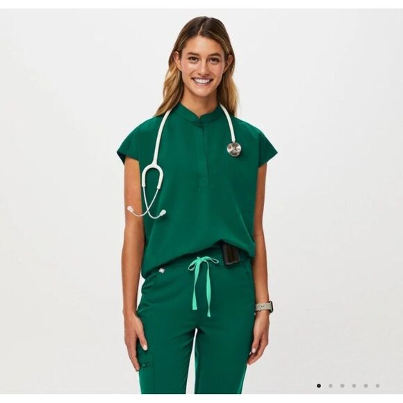 Figs Tops - NWT FIGS Rafaela Scrub Top Hunter Green Medium PO 1264